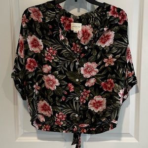 American Eagle Hawaiian Top